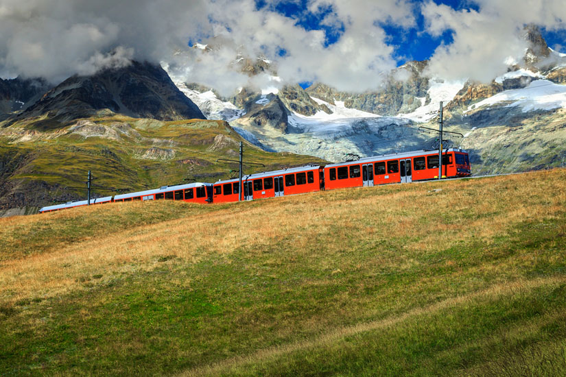 قطار مدينة زيرمات في سويسرا