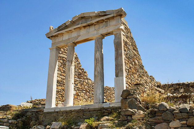 الحرم المقدس في جزيرة ديلوس اليونانية