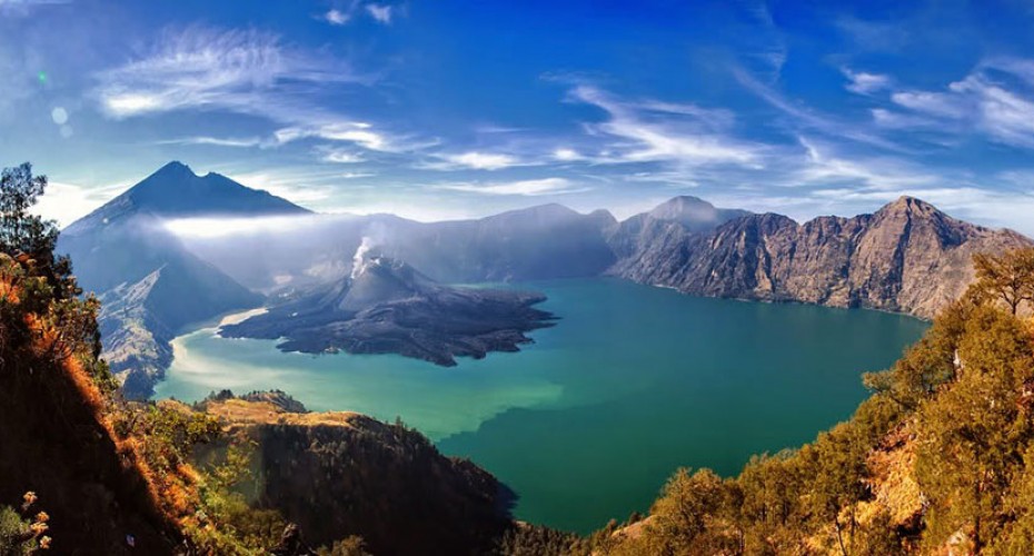جبل رينجاني إندونيسيا