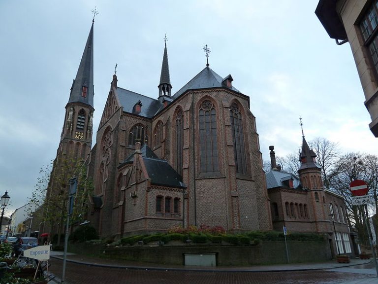 كنيسة بولس في فالس الهولندية