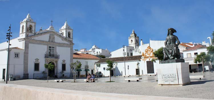 كنيسة سانتو أنطونيو ومتحف البلدية في مدينة لاغوس