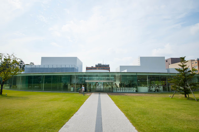 متحف القرن 21 للفن المعاصر في مدينة كانازاوا اليابانية