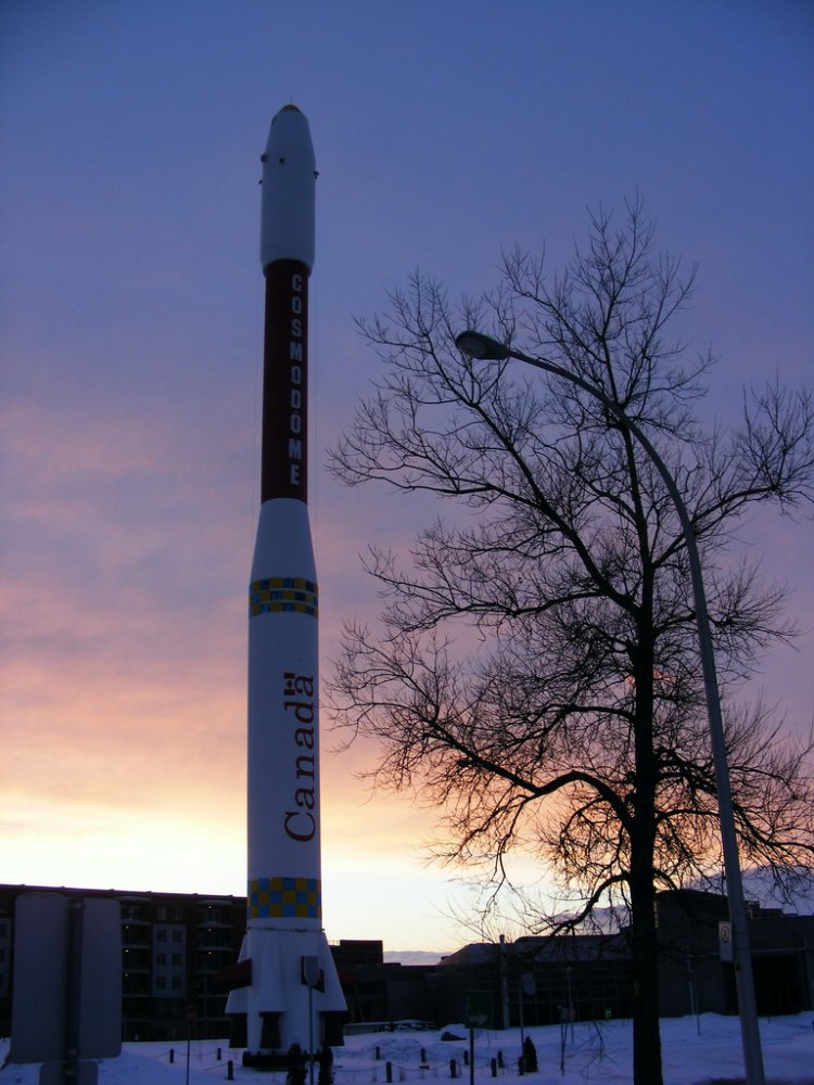 مركز علوم الفضاء في مدينة لافال الكندية