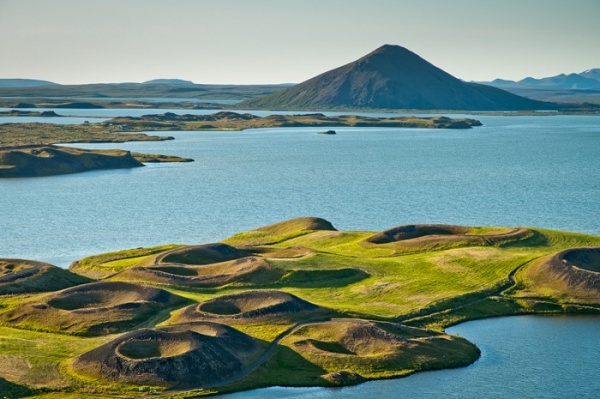 بحيرة ميفاثن في ايسلندا