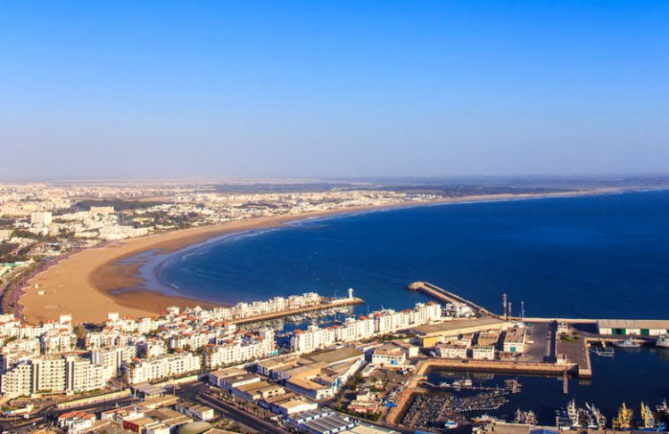 شاطئ أكادير في المغرب
