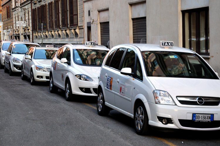 التاكسي في روما
