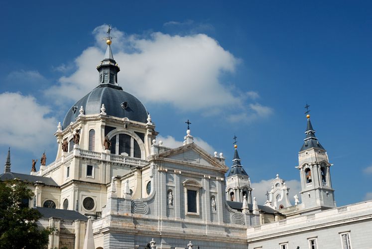 كاتدرائية المودينا - Almudena Cathedral - مدريد