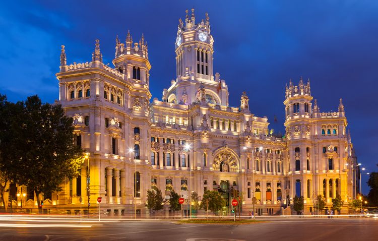 بلازا دي سيبيليس - Plaza de Cibeles - مدريد