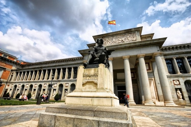 فأس محاضرة الأوسط  متحف ديل برادو في مدينة مدريد - سائح