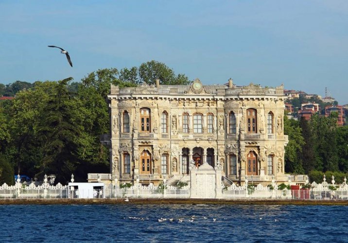 قصر كوجوكسو في اسطنبول
