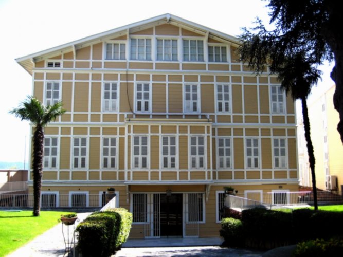 متحف سادبيرك هانيم في اسطنبول