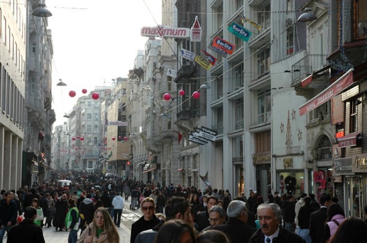 شارع الاستقلال في اسطنبول
