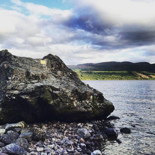 بحيرة لوخ نس في اسكتلندا