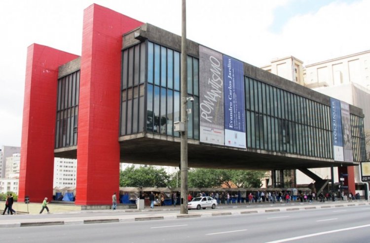 مبنى متحف ساو باولو للفن البرازيل