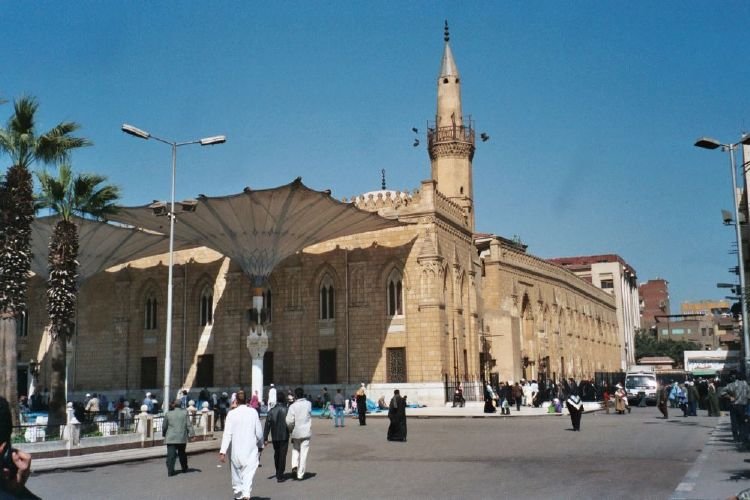 ضريح الامام الحسين في القاهرة
