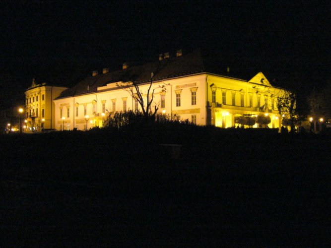 مشهد ليلي لقصر ساندرو