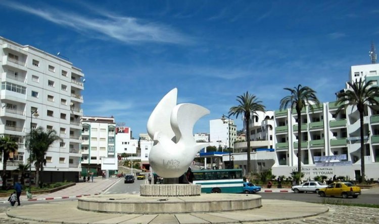 تمثال الحمامة البيضاء بمدينة تطوان