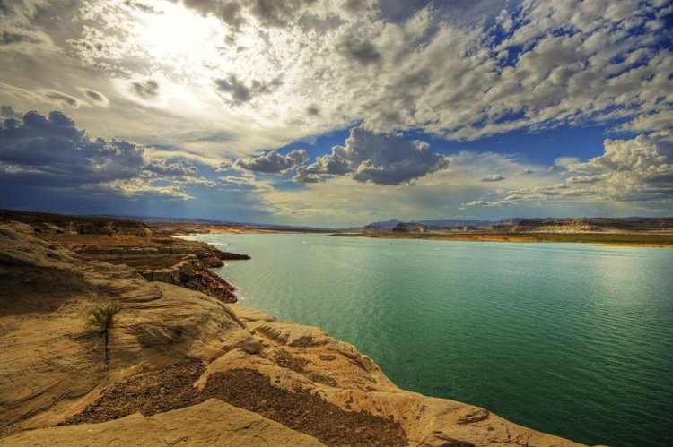 بحيرة باول في ولاية أريزونا الأمريكية