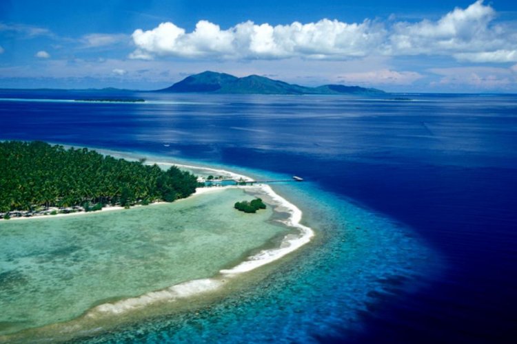 جزيرة كاريمون جاوا في اندونيسيا