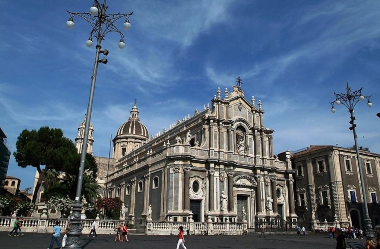 كاتدرائية كاتانيا إيطاليا
