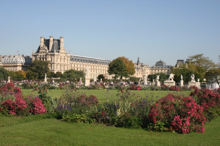 حديقة التويلري في باريس فرنسا