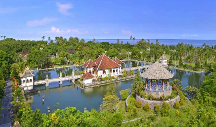 قصر تامان أوجونغ المائي في بالي