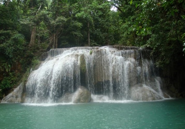 Khiri Phet Waterfall في تايلاند