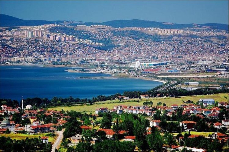 مدينة إزميت في تركيا 