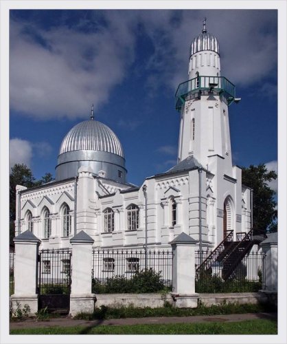 المسجد الابيض في مدينة تومسك روسيا