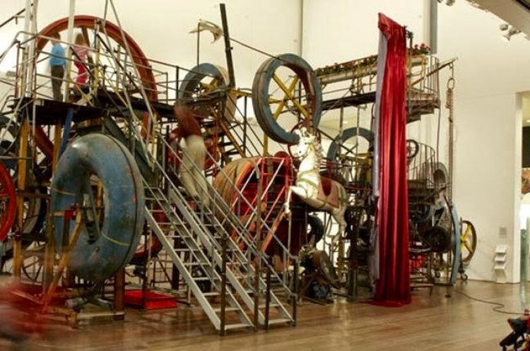 متحف تينغلي Tinguely Museum في بازل