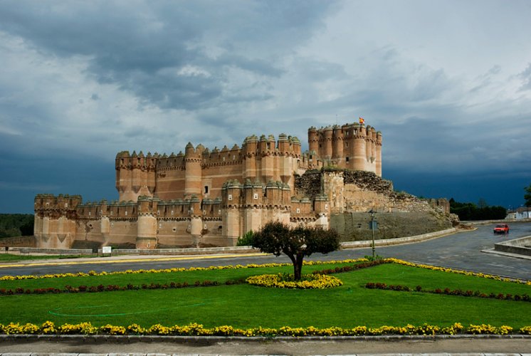 قلعة الكوكا من الخارج في اسبانيا 