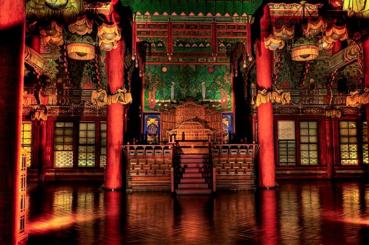 قصر تشانغدوك من الداخل 