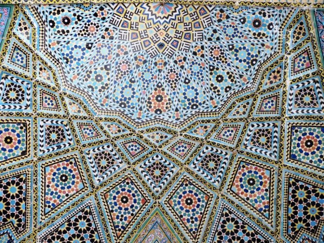 مسجد نصير الملك في شيراز إيران