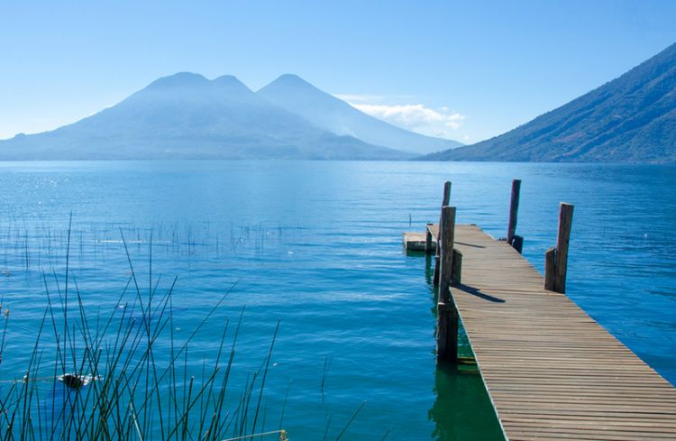 بحيرة أتيتلان في غواتيمالا
