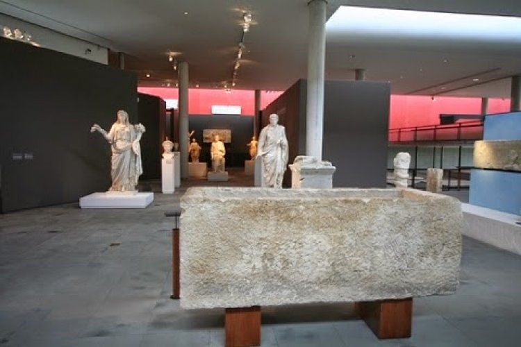 متحف القديم آرل Arles Museum Of Antiquity