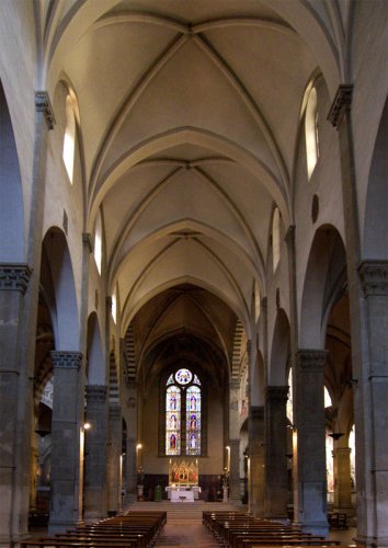 كنيسة سانتو سبيريتو في فلورنسا - إيطاليا