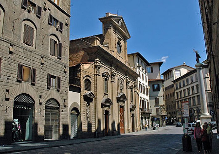 كنيسة سانتا ترينيتا في فلورنسا