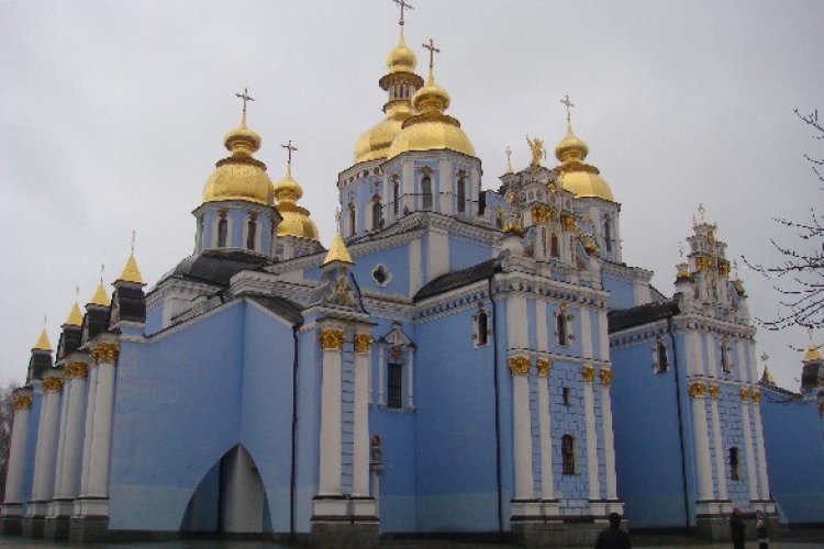 دير القديس ميخائيل في كييف