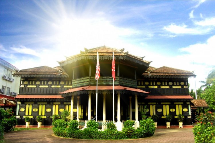 قصر أستانا جهار في كوتا بهارو في ماليزيا