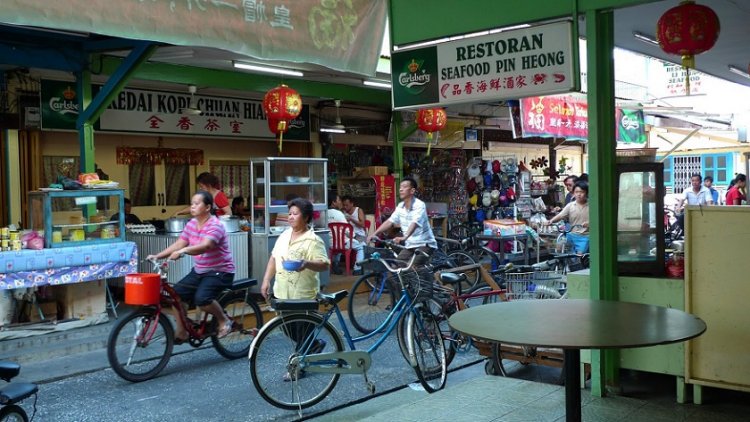 الدراجة وسيلة المواصلات الشعبية في كتيام