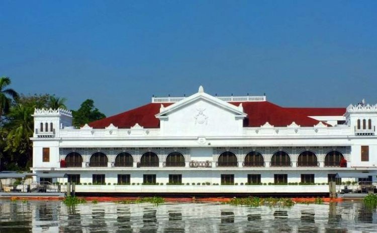 قصر مالاكانانج في مانيلا - الفلبين