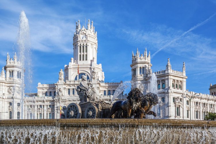 بلازا دي سيبيليس - Plaza de Cibeles - مدريد