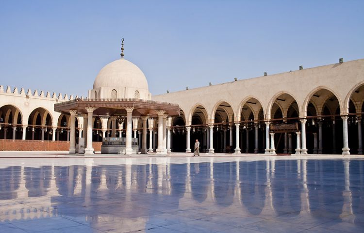 جامع عمرو بن العاص القاهرة