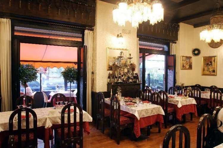 مطعم علاء الدين في ميلانو
