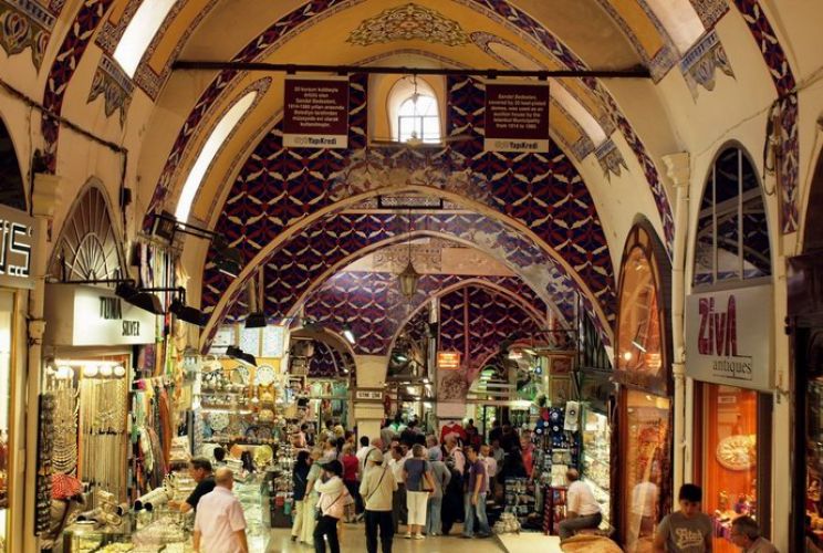 من أهم المناطق السياحية في تركيا واسطنبول هو السوق المغطى