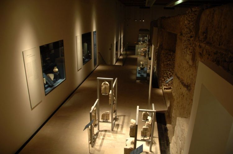 متحف موقع قلعة البحرين من الداخل