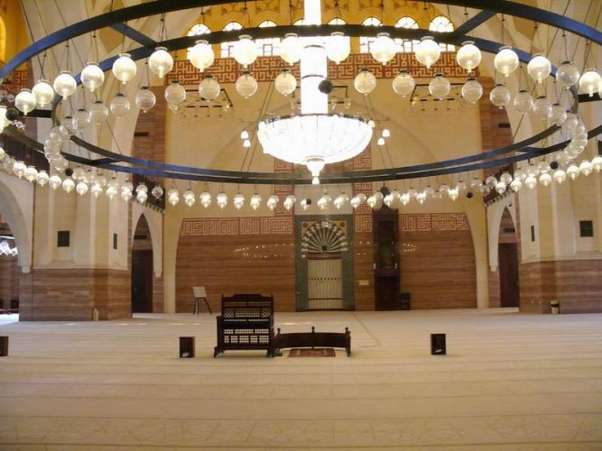 مركز احمد الفاتح الاسلامي من الداخل