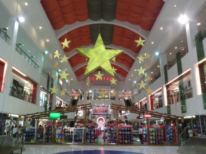 من داخل مركز تسوق ديسكفري مول في بالي