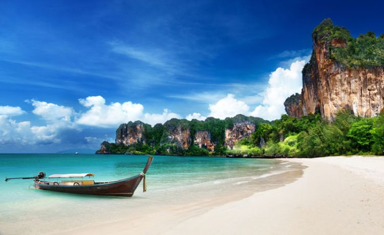 شاطىء رايلي في بانكوك - تايلاند