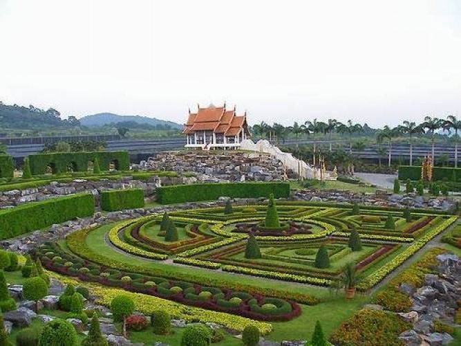 الحديقة الاستوائية في بتايا - تايلاند